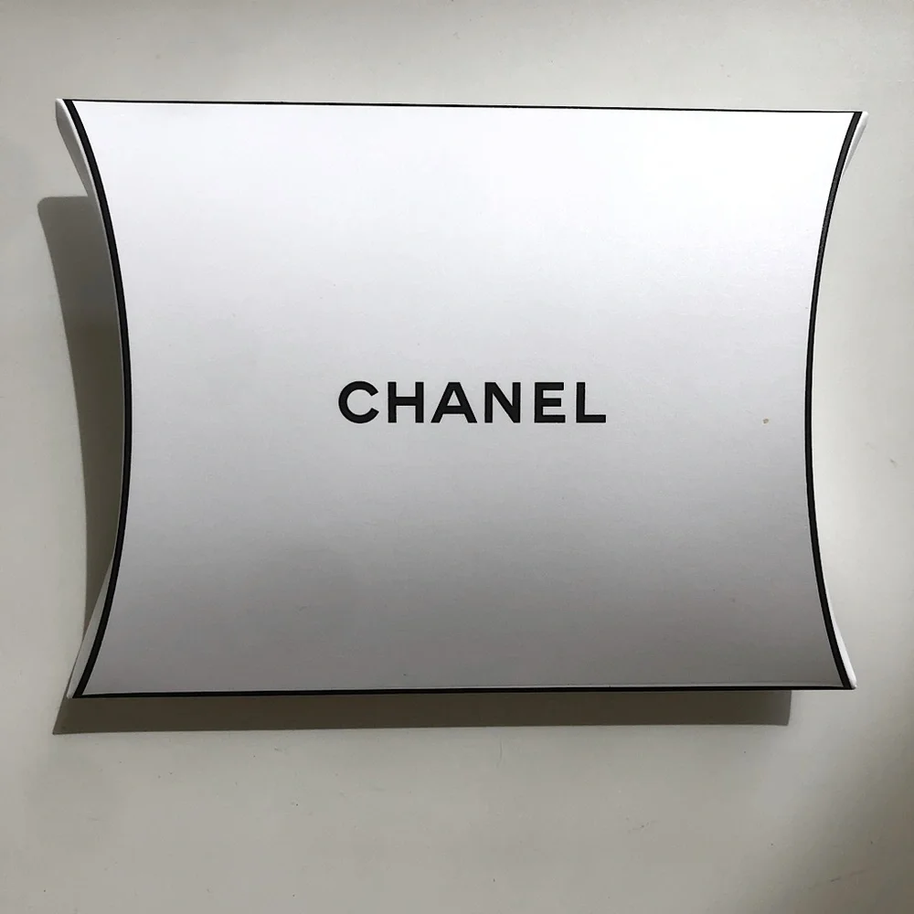 CHANEL Gift Makeup Beauty Foldable Box Black White Designer Luxury NEW